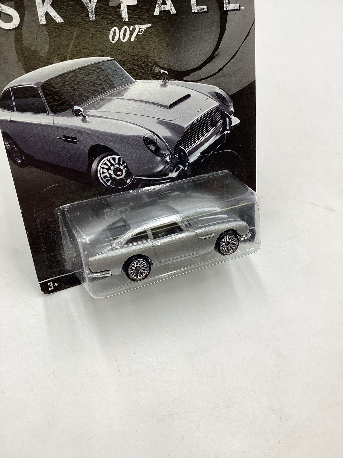 Hot Wheels 007 Skyfall 4/5 Aston Martin 1963 DB5 155B