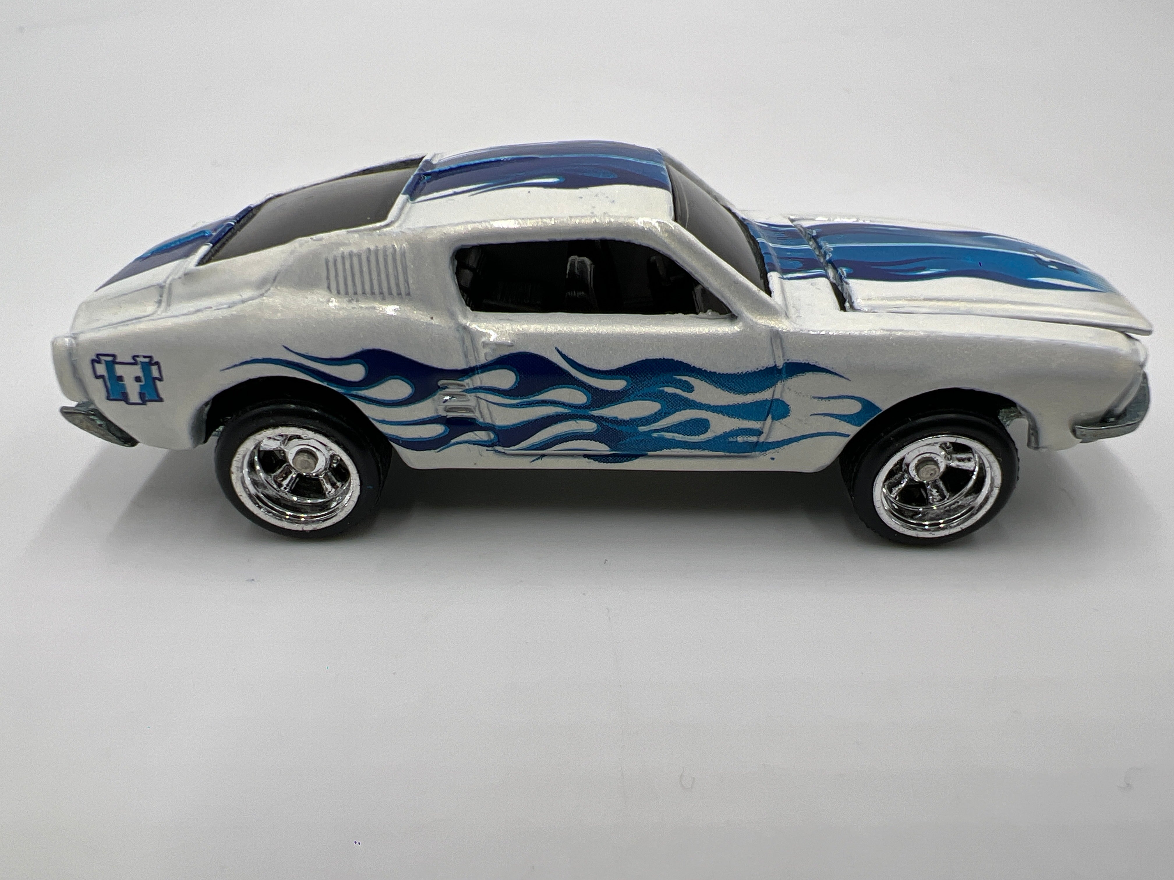 Custom 67 Mustang TreasureHunts トレジャーハント Hot Wheels Treasure Hunt Real Riders 67 Mustang White Loose