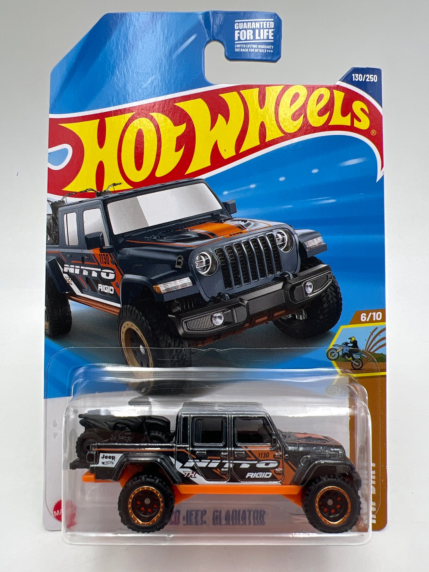 2025 Hot Wheels Super Treasure Hunt #130 20 Jeep Gladiator Nitto W/Protector Cracked Blister/J Hook Crease