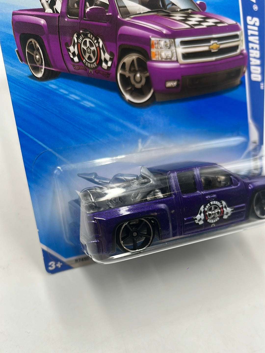 Hot Wheels 2010 HW Garage Chevy Silverado Purple 70/240