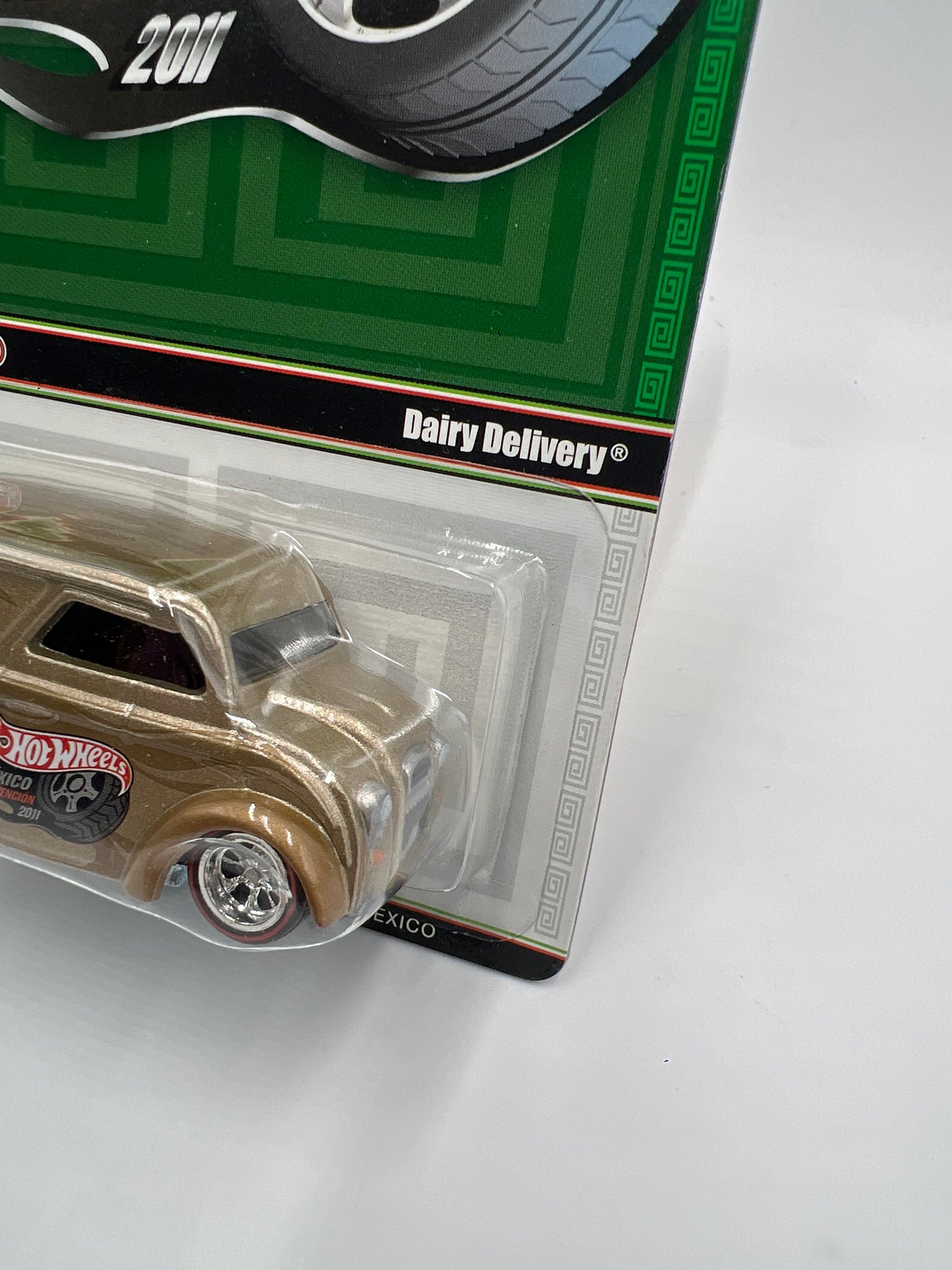 2011 Hot Wheels Mexico Convention 2423/4000 Dairy Delivery Silver W/Protector