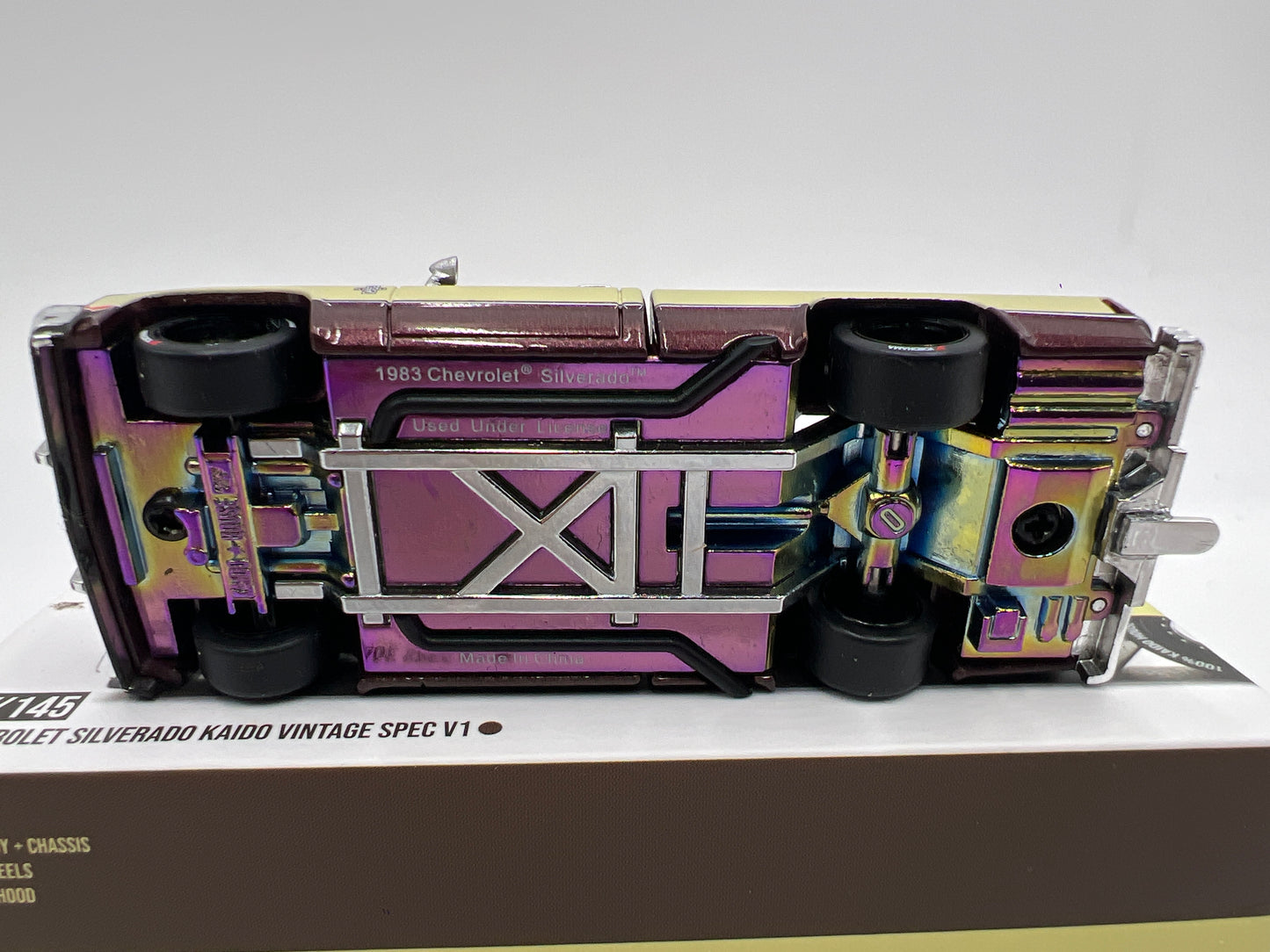 Mini GT x Kaido House #145 Chevrolet Silverado Kaido Vintage Spec V1