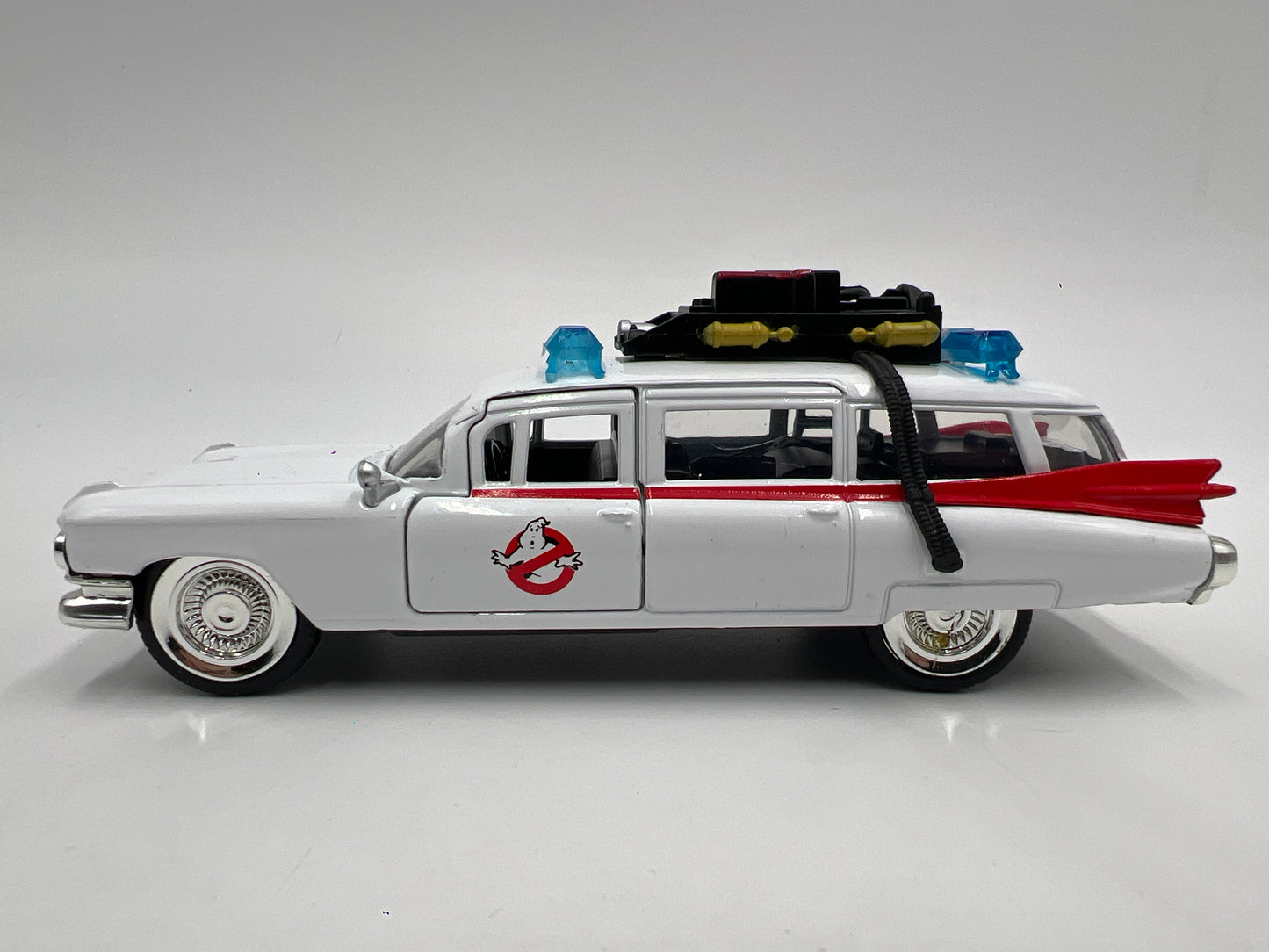 Jada 1/32 Scale Ghostbusters 1959 Cadillac Ambulance White