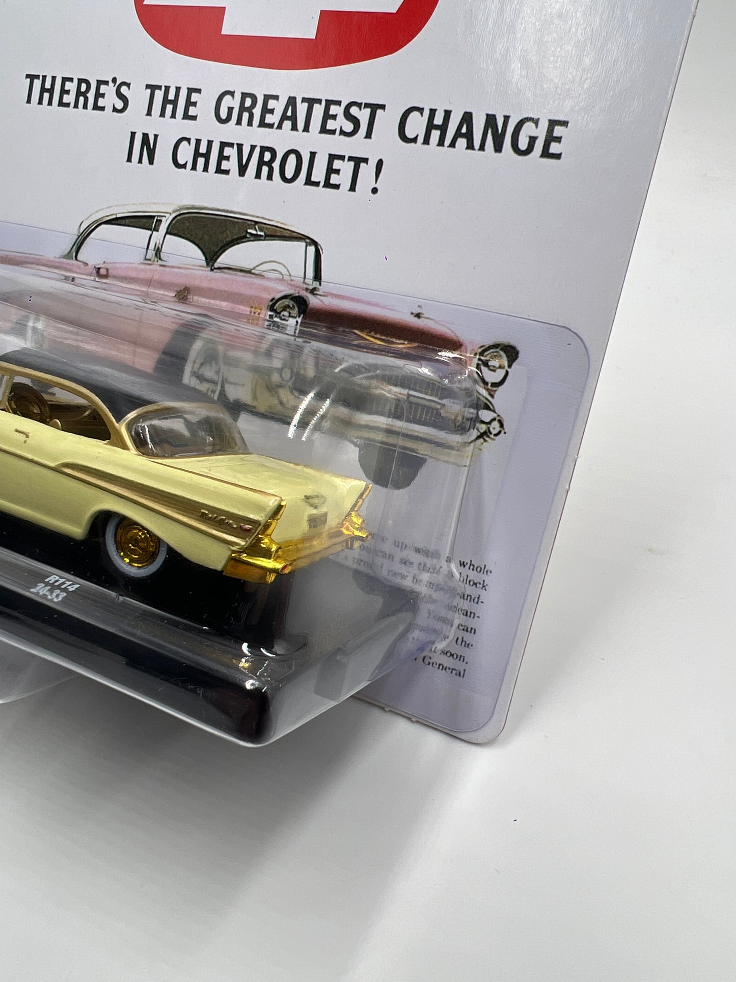 M2 Machines Auto-Drivers CHASE 1957 Chevrolet Bel Air Yellow R114 Cracked Blister