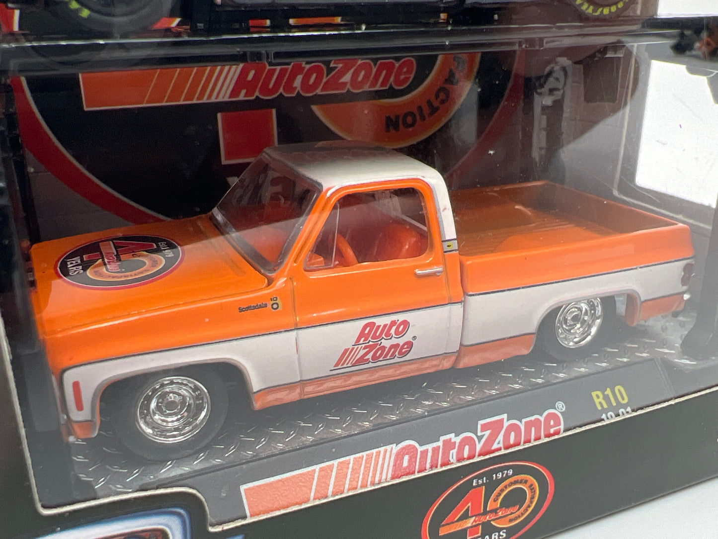 M2 Machines R10 AutoZone 40 Years Auto Lift 1979 Chevrolet Scottsdale Truck