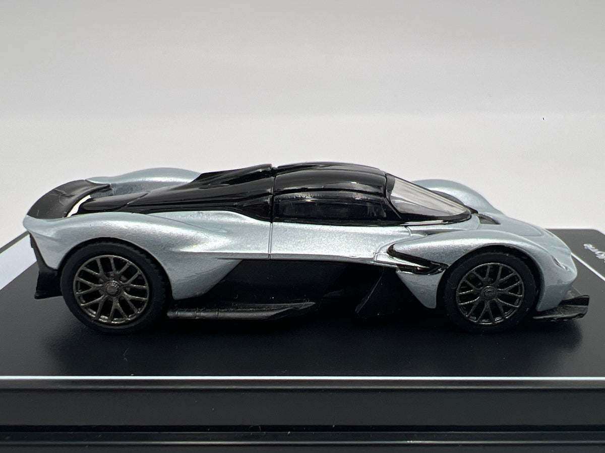 Poster Cars 1/64 Hypercar League Collection #11 Aston Martin Valkyrie Silver