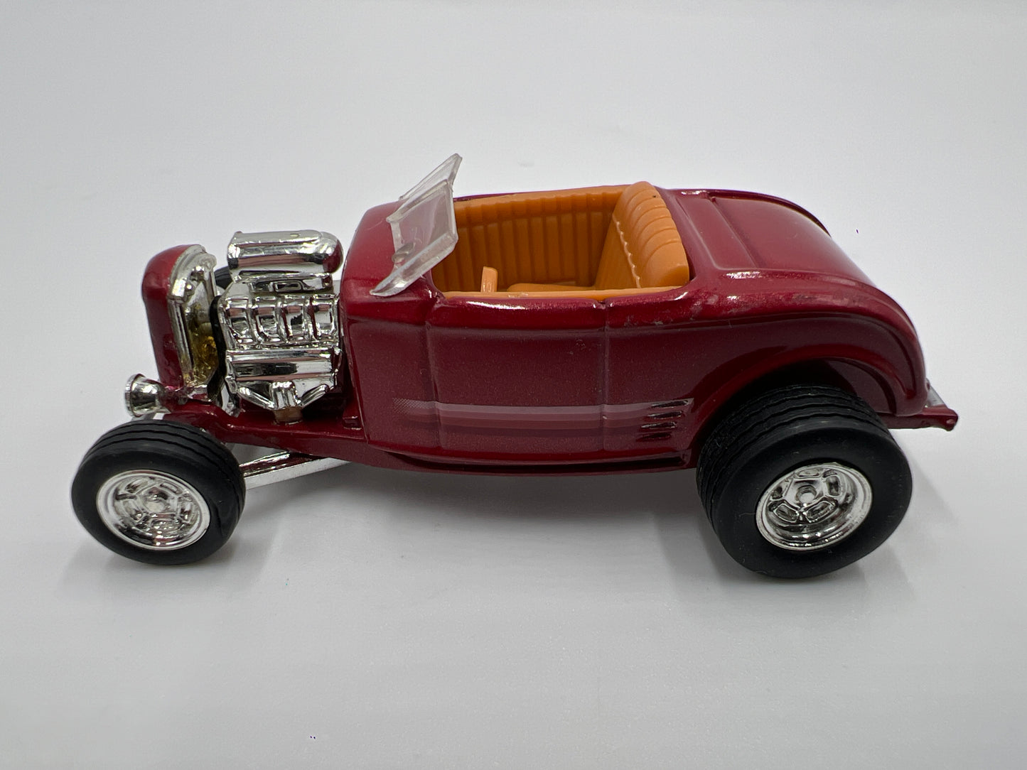 Hot Wheels Collectibles 1/64 Reggies Cars 1932 Ford Hi-Boy Roadster Red Loose