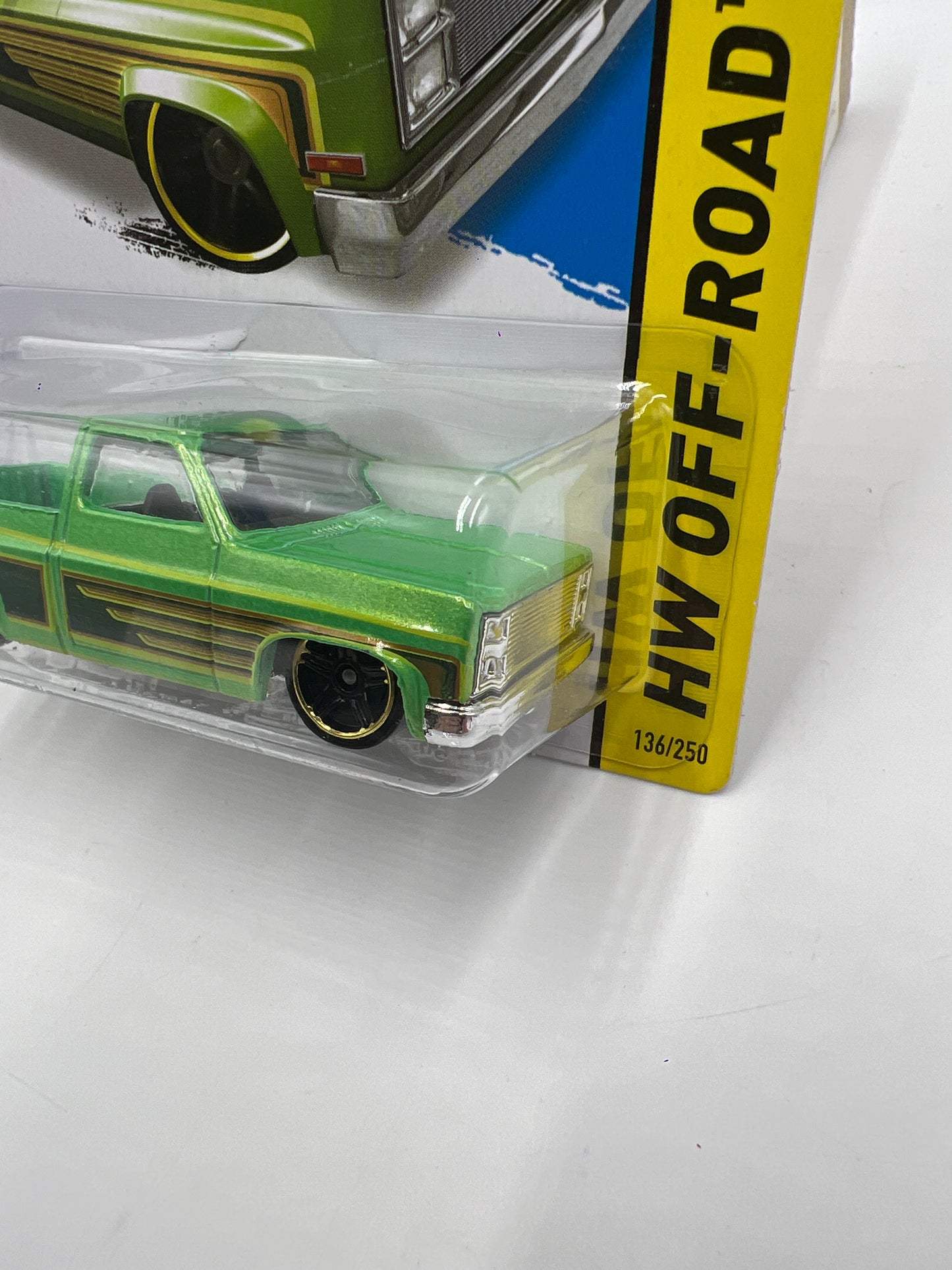 2014 Hot Wheels Off-Road #136 83 Chevy Silverado Green Kmart Exclusive W/Protector