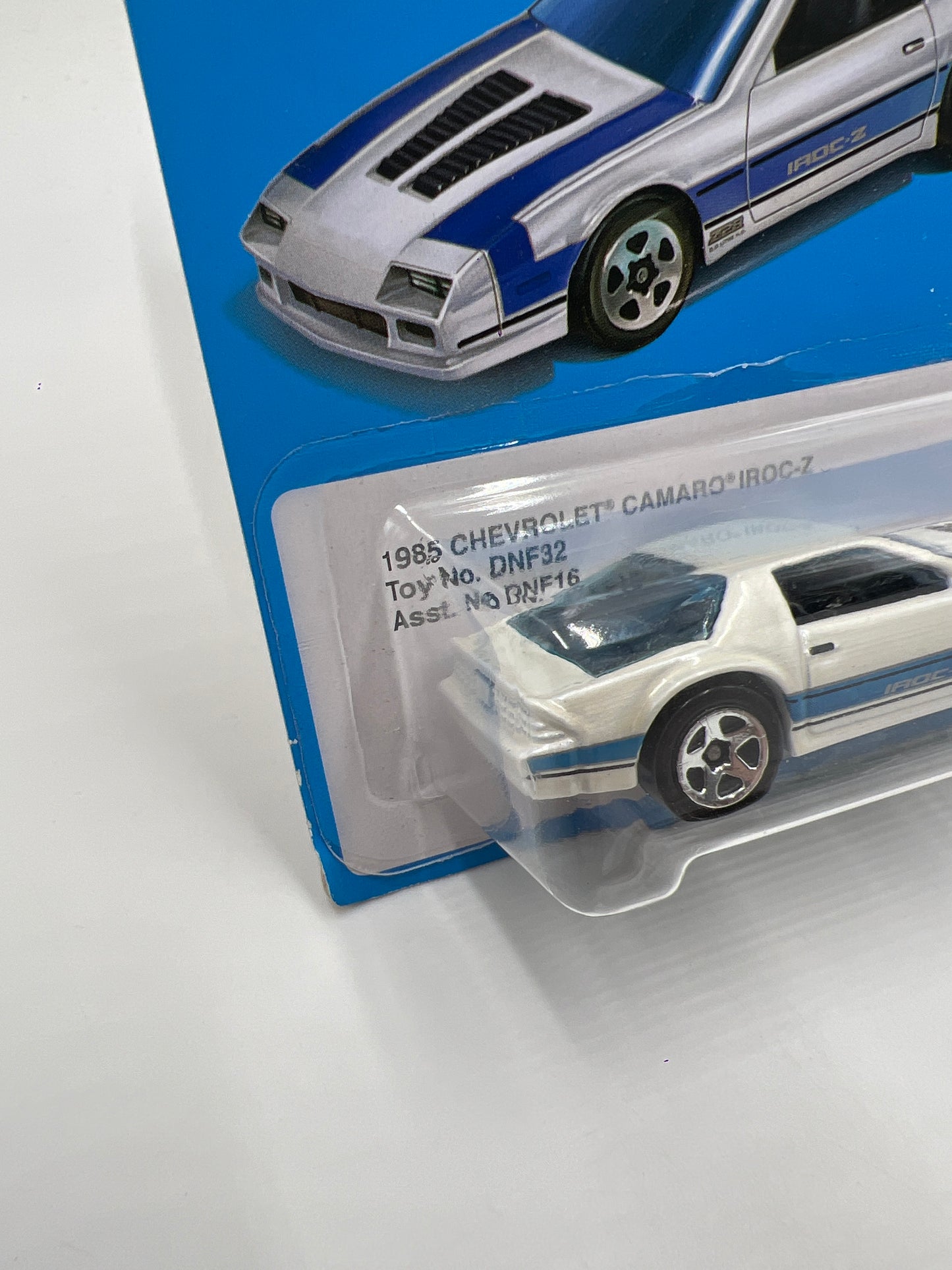 2016 Hot Wheels Target Retro 1985 Chevrolet Camaro IROC-Z White/Blue 157B