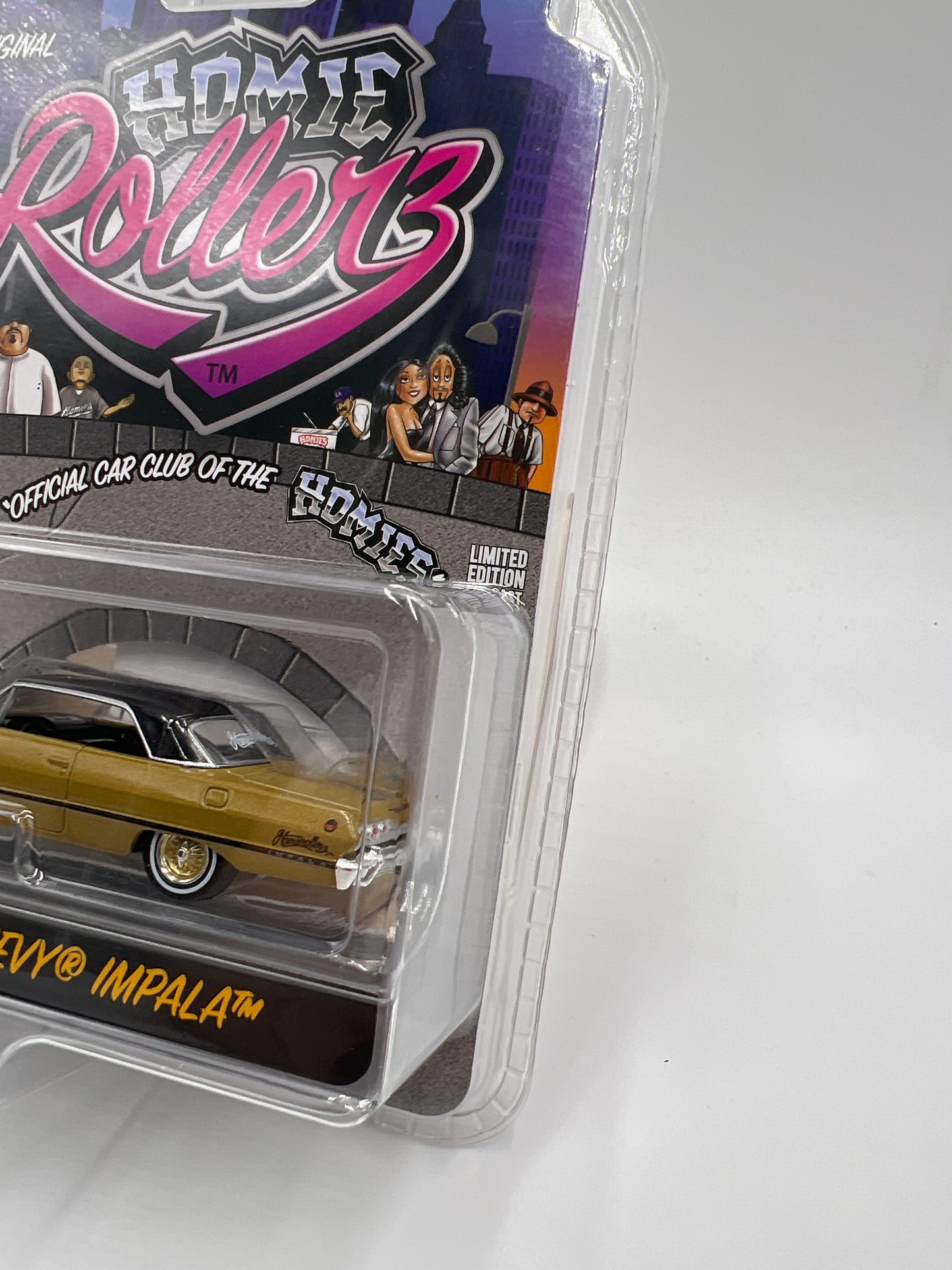 Greenlight x DGA Homie Rollerz CHASE 63 Chevy Impala Gold & Bigotes/Panda