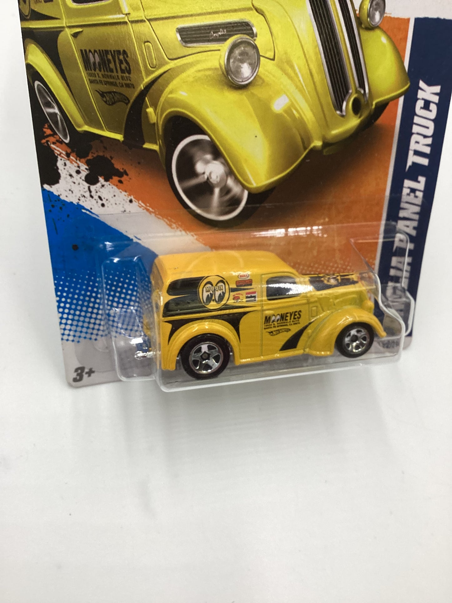 2011 Hot wheels #138 Anglia Panel Truck Yellow Moon Eyes Green Lantern Card (SR)