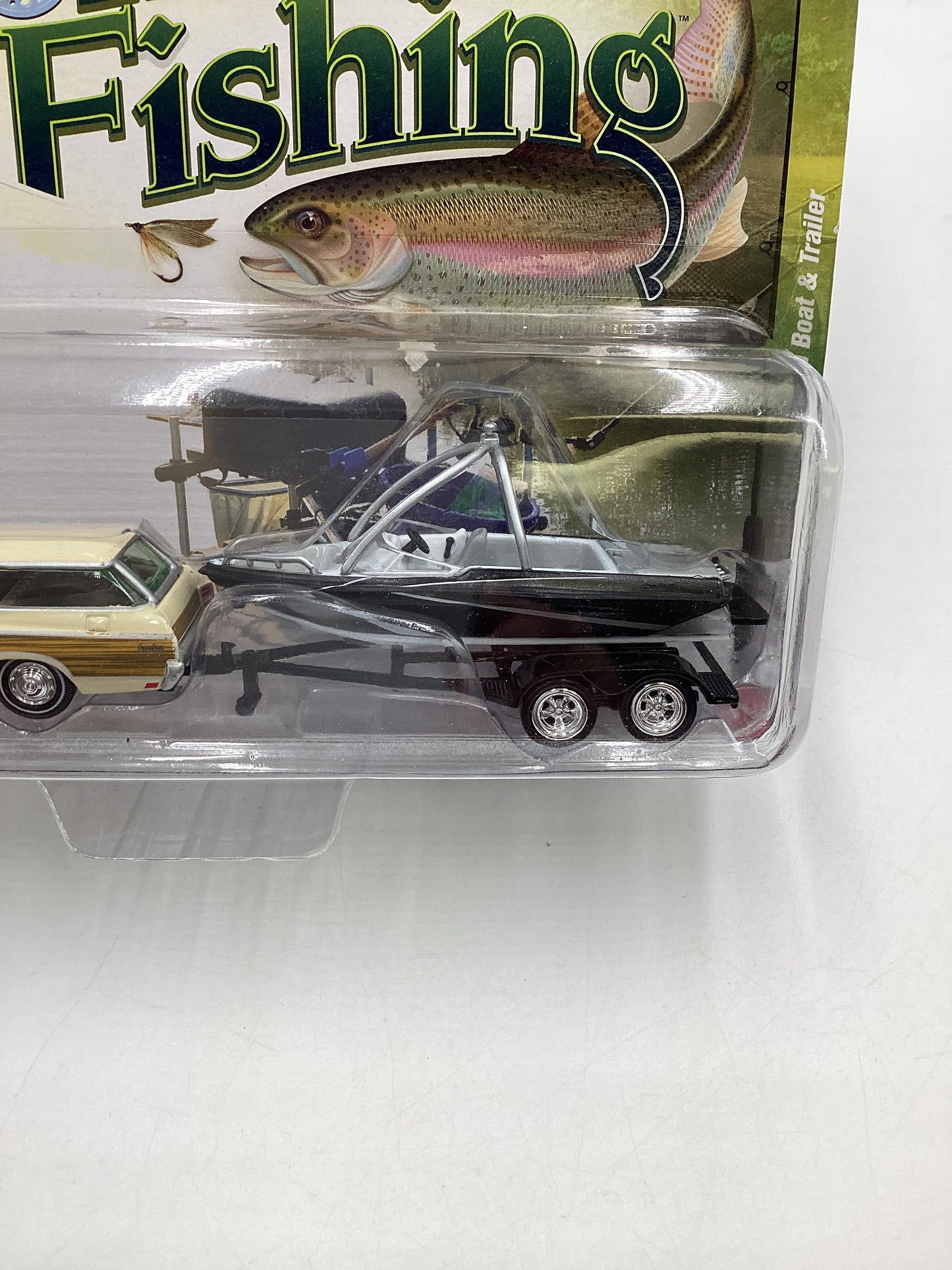 Johnny Lightning 2017 Series 2 Version A Gone Fishing 1973 Chevy Caprice W/ Boat & Trailer 191G