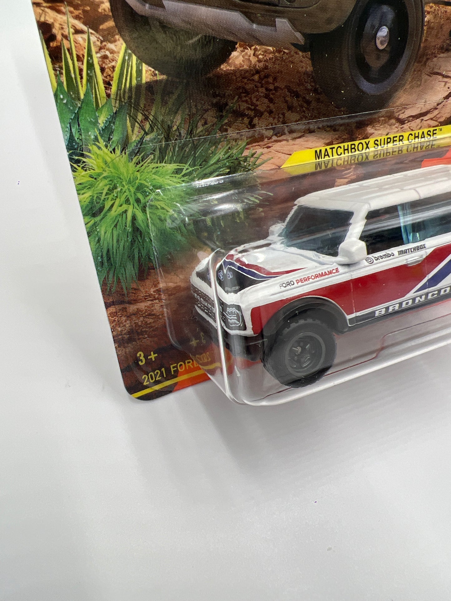 Matchbox Super Chase 2021 Ford Bronco White