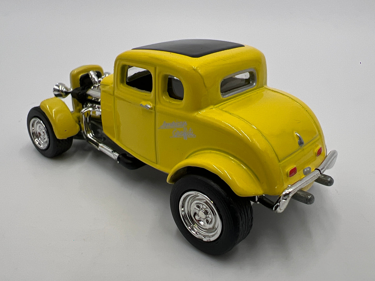 Motor Max 1/64 American Graffiti 1932 Ford Coupe Yellow Loose