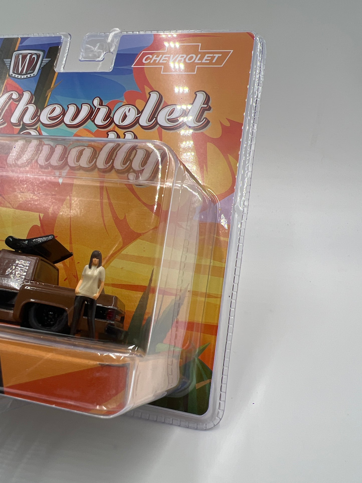 2025 M2 Machines Diorama 1973 Chevrolet Cheyenne Super 30 Brown R14 197G