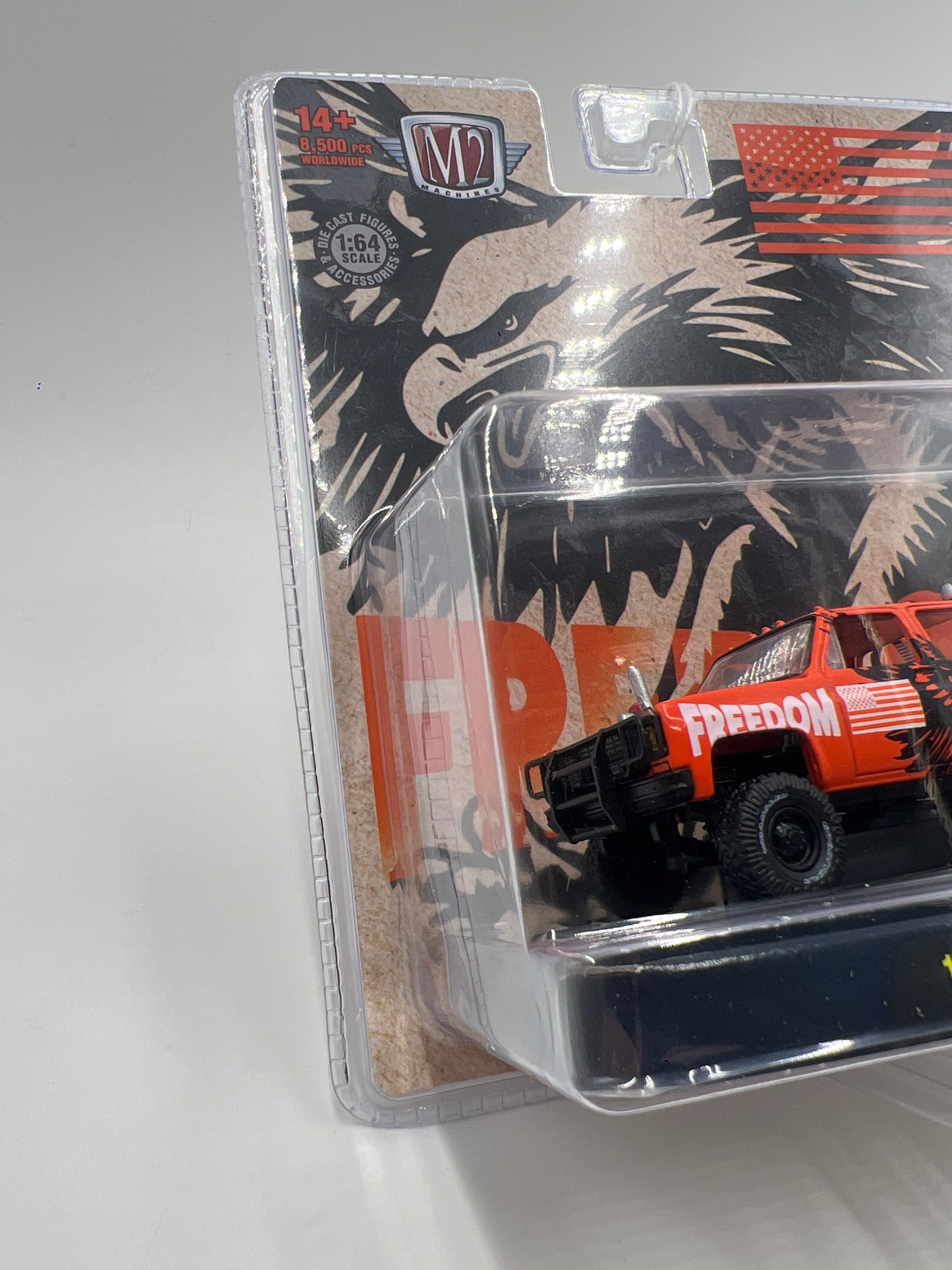 2025 M2 Machines Diorama 1973 Chevrolet Cheyenne Super 30 4x4 R15 198E