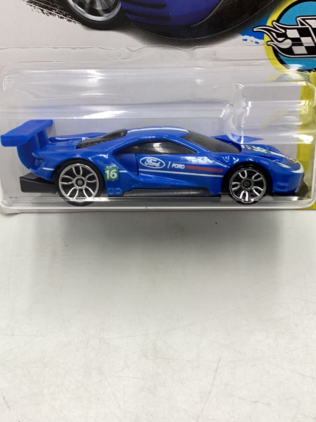 2017 Hot Wheels #166 2016 Ford GT Race has cracked blister 31B