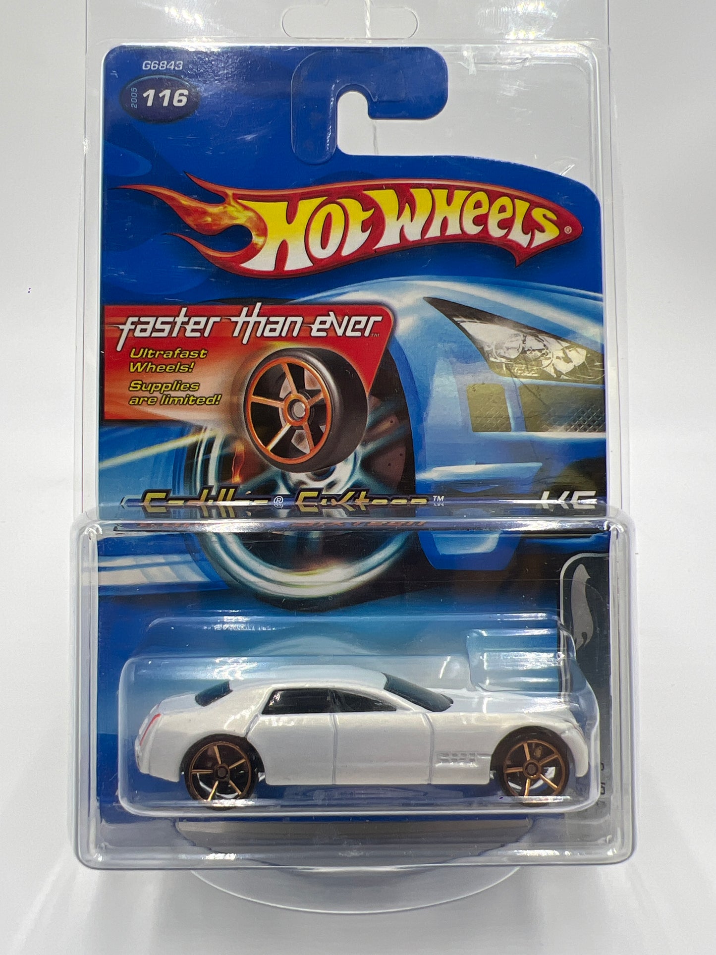 2005 Hot Wheels Faster Than Ever #116 Cadillac Sixteen White FTE W/Protector SR