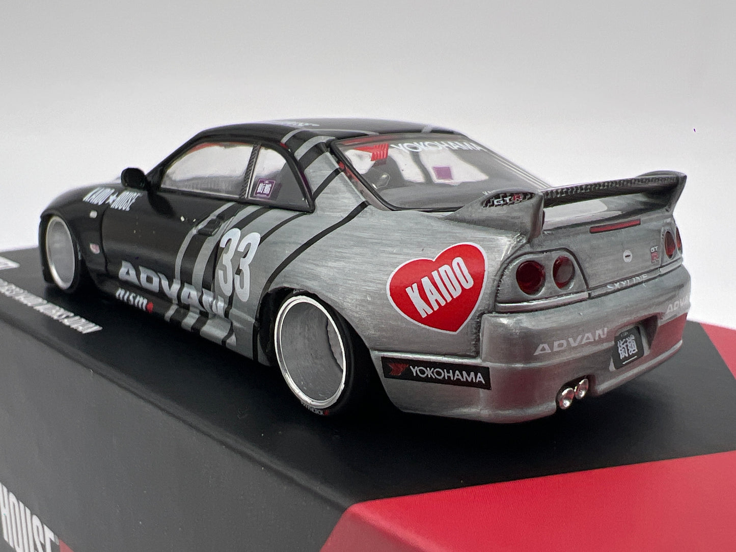 Mini GT Kaido House #191 CHASE Nissan Skyline GT-R R33 Kaido Works Advan