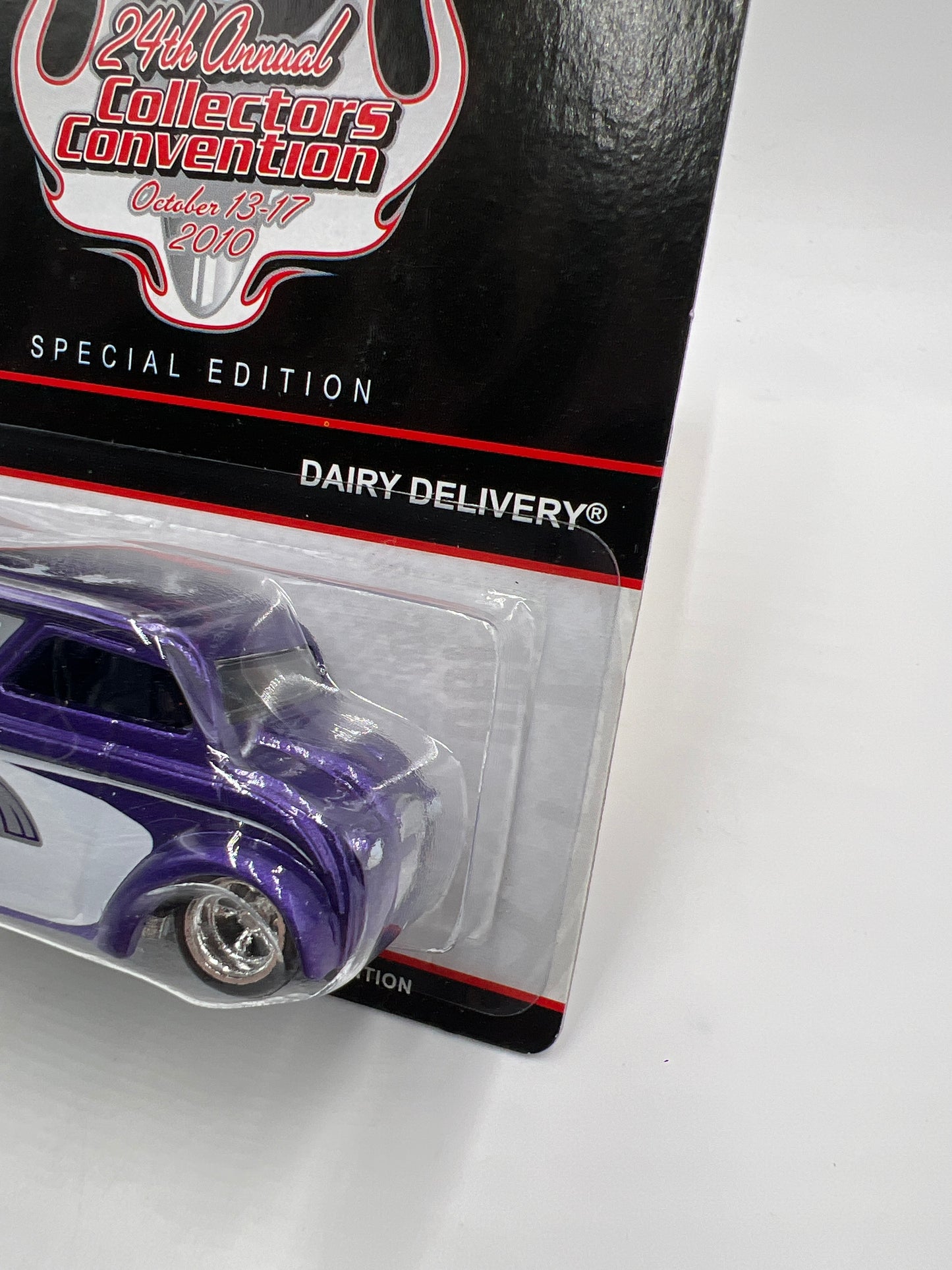 2010 Hot Wheels 24th Annual Collectors Convention LA #823/2400 Dairy Delivery W/Protector