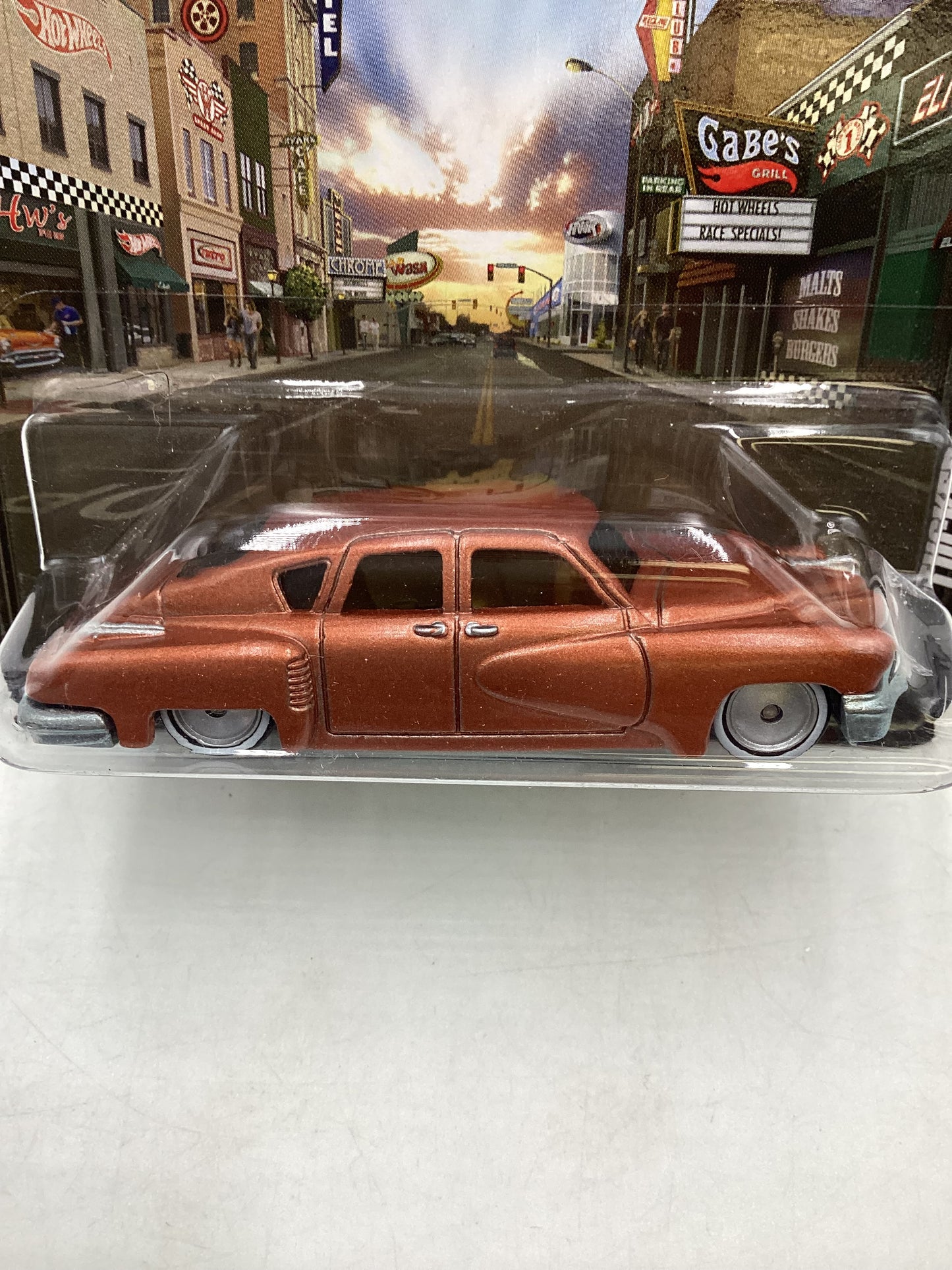 Hot Wheels Boulevard Ahead of its Time Tucker Torpedo 243A