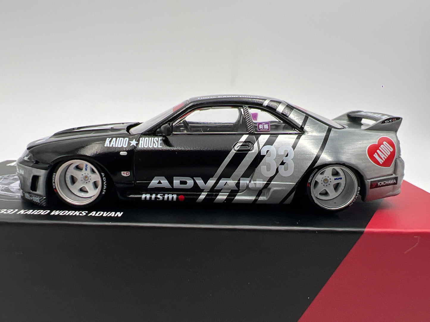 Mini GT Kaido House #191 CHASE Nissan Skyline GT-R R33 Kaido Works Advan