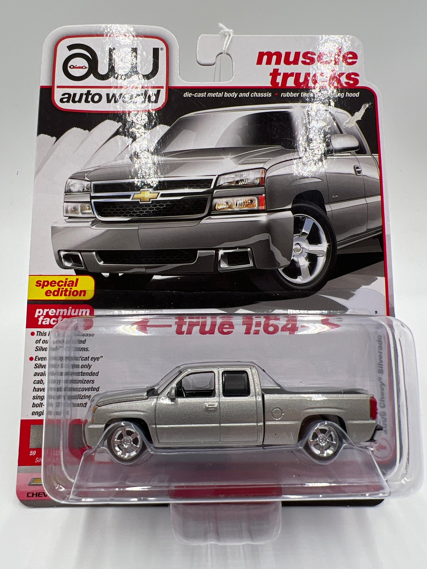 Auto World Muscle Trucks Release 4 Version A Cateye 2006 Chevy Silverado SS Silver 183C