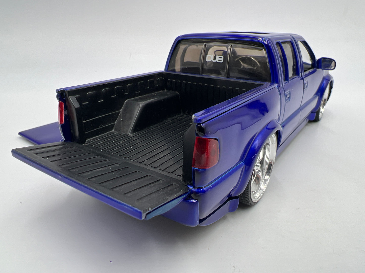 Jada 1/24 Scale Dub City 2000 Chevrolet S-10 Blue Loose