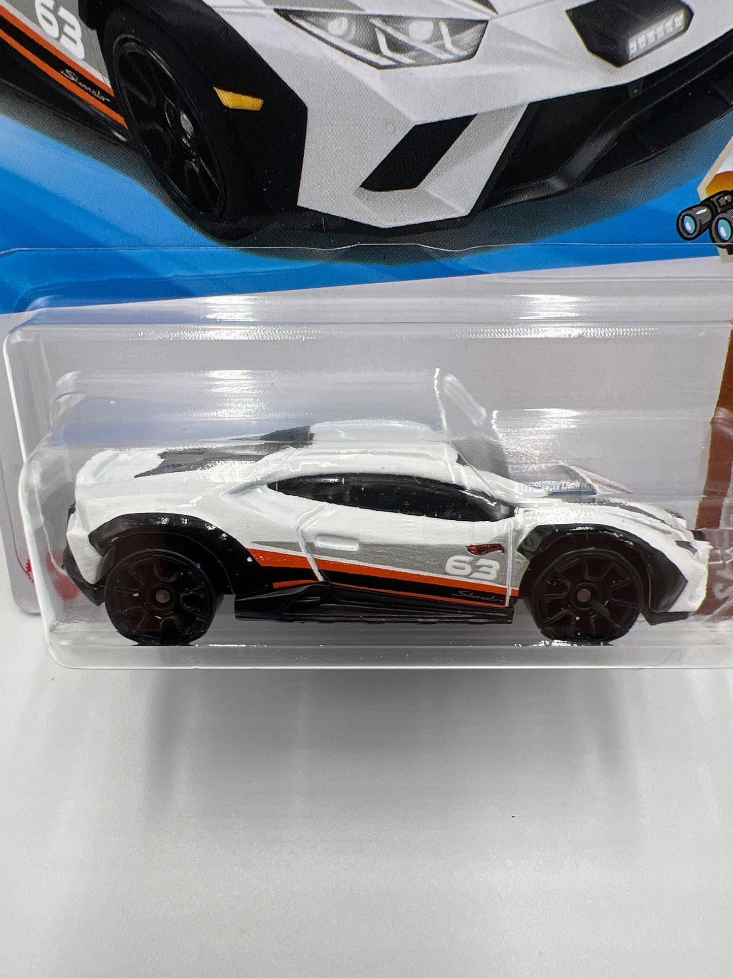 2025 Hot Wheels B Case #41 Lamborghini Huracan Sterrato White 102E