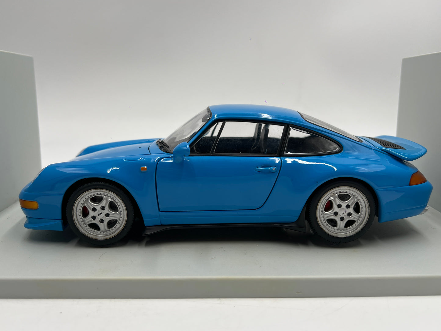 UT Models 1/18 Scale Rare Color Porsche 911 Carrera RS 993 Riviera Blue W/Box VHTF Box Not Perfect