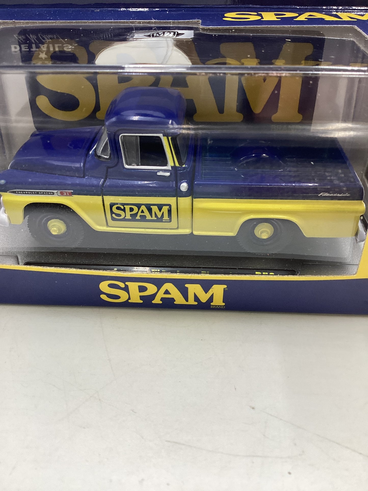 M2 Machines Spam 1959 Chevrolet Apache De Luxe Fleetside R56