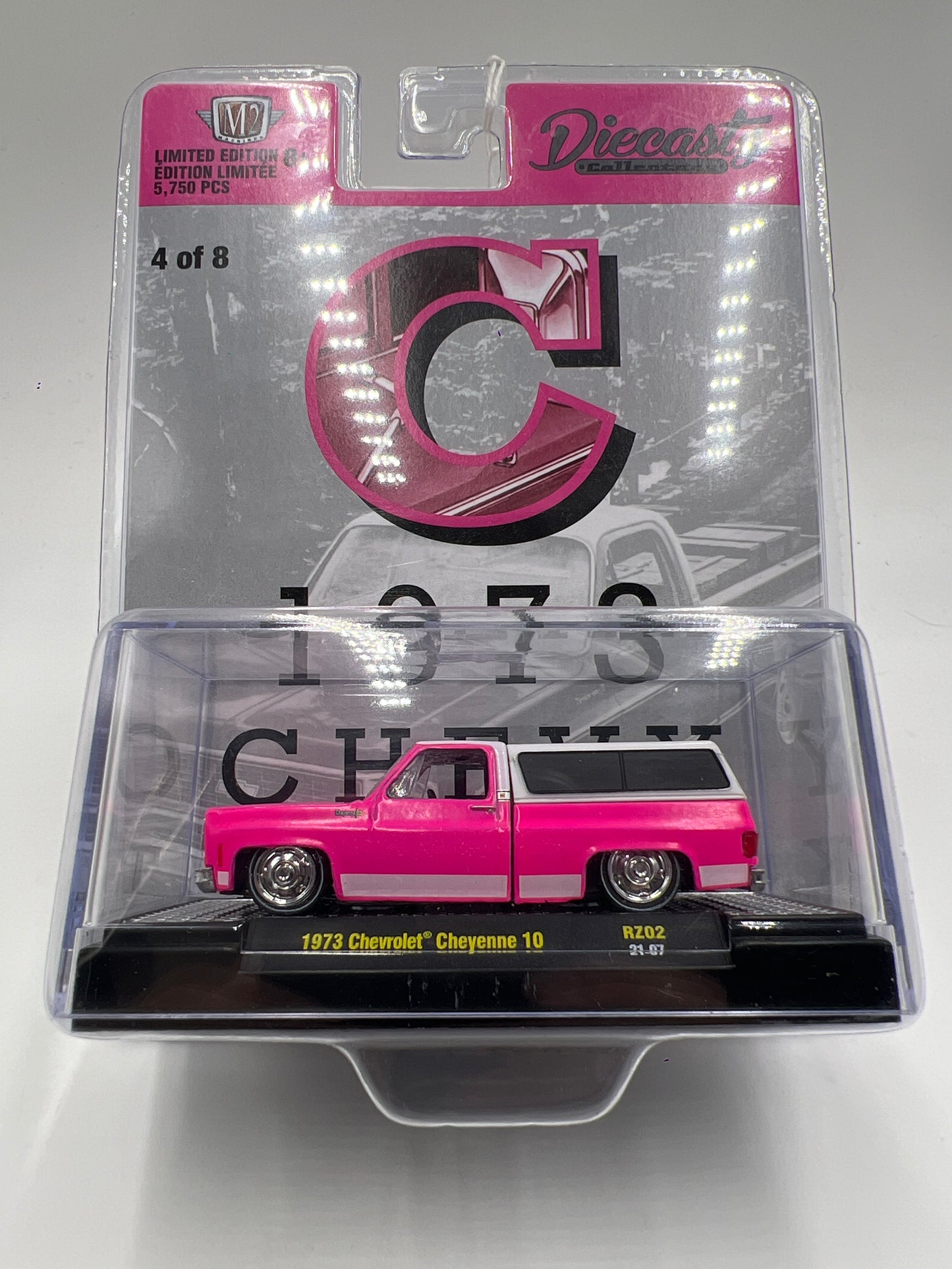 M2 Machines Diecastz C 1973 Chevrolet Cheyenne 10 Pink RZ02