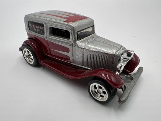 Hot Wheels 1/64 Larrys Garage 21 Car Box Set Chase Premium 32 Ford Delivery Maroon/Silver Loose