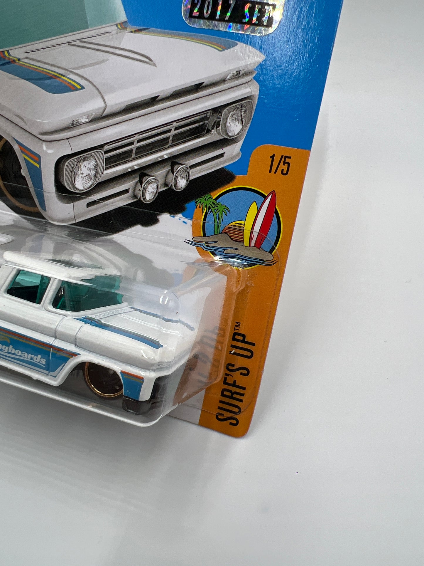 2017 Hot Wheels Factory Sealed Surfs Up #348 Custom 62 Chevy Pickup White W/Protector
