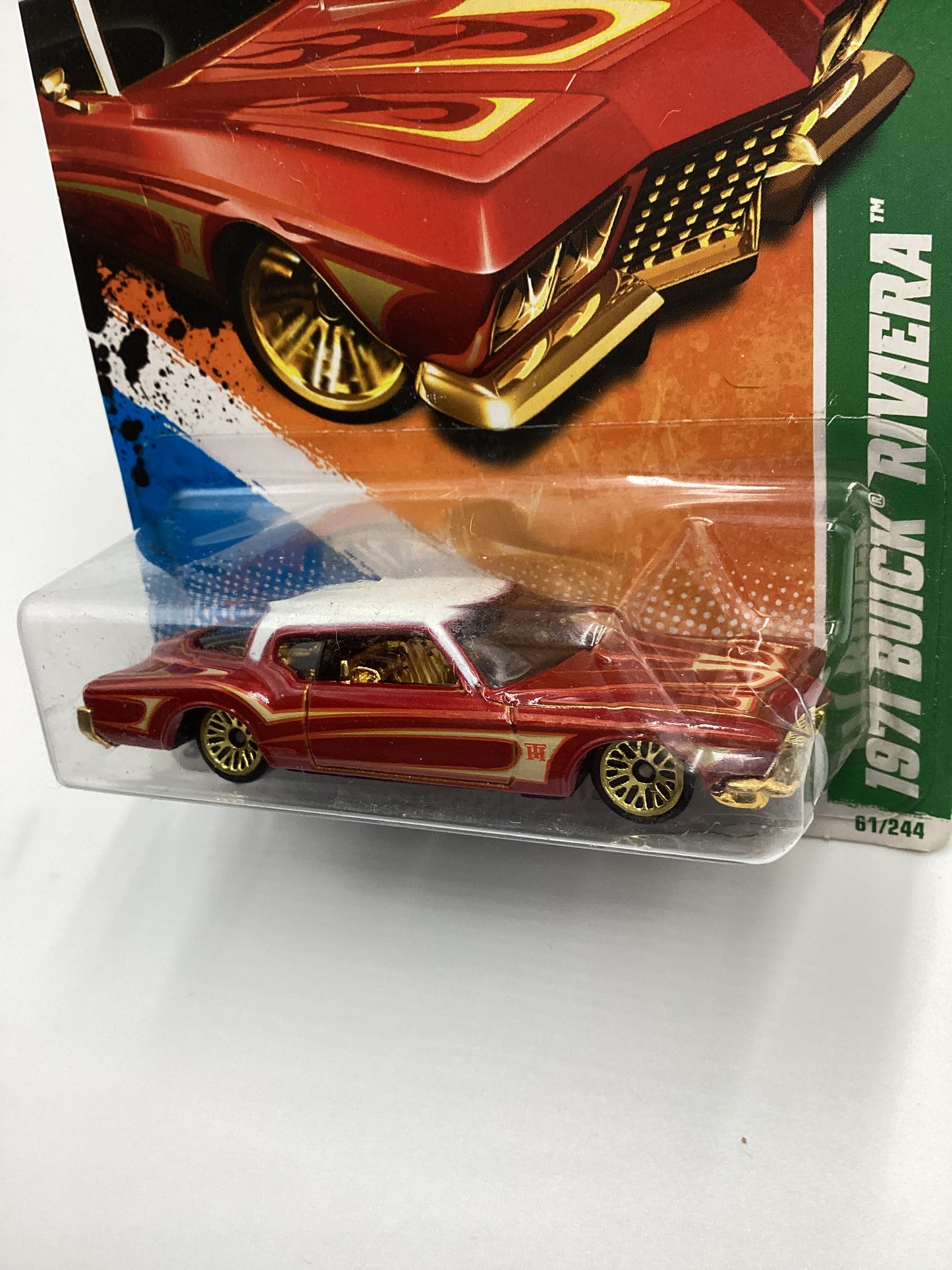 2011 Hot wheels Treasure hunt 11/15 #61 1971 Buick Riviera Red