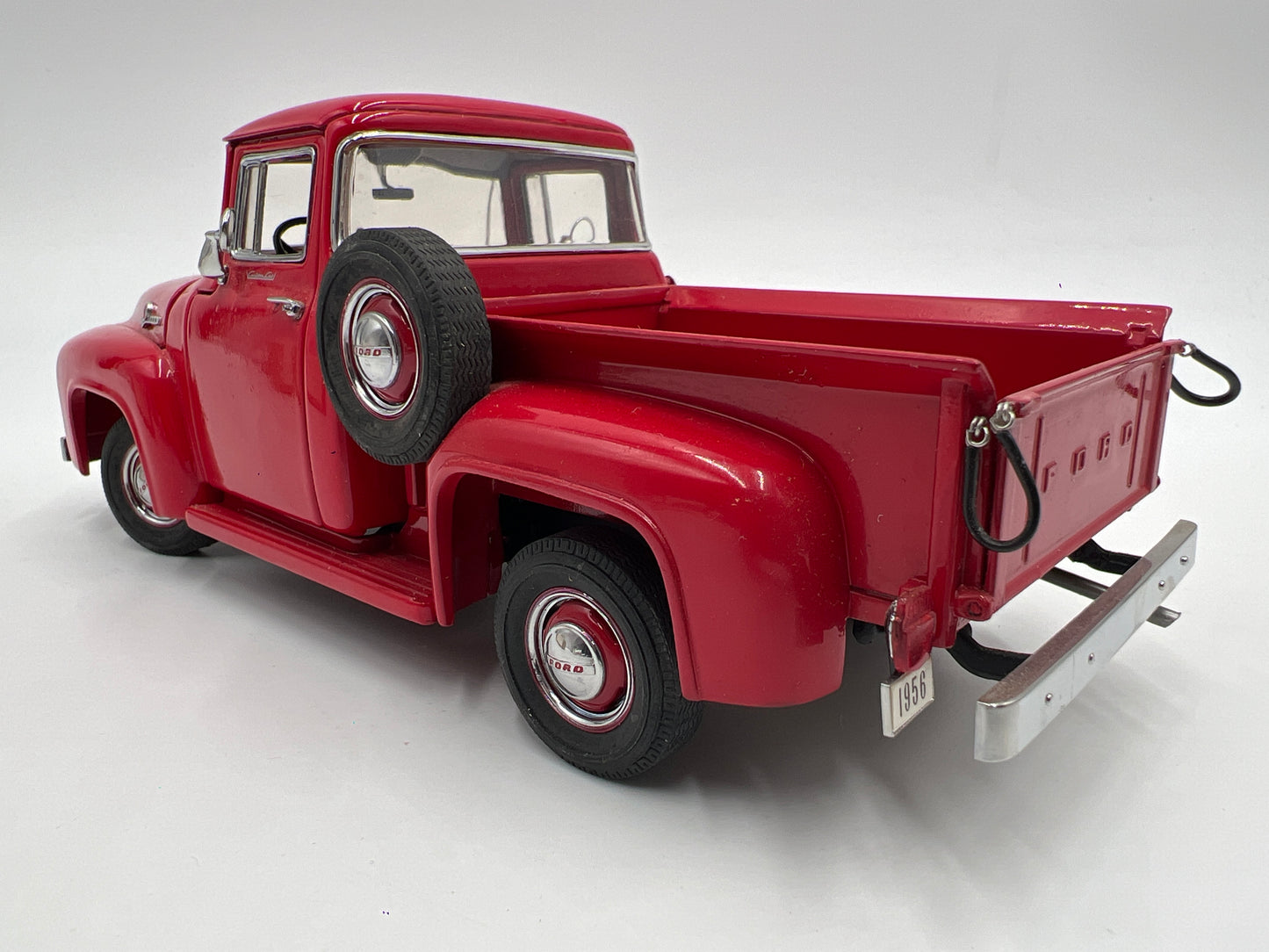 Danbury Mint 1/24 Scale 1956 Ford F-100 Pickup Red Loose