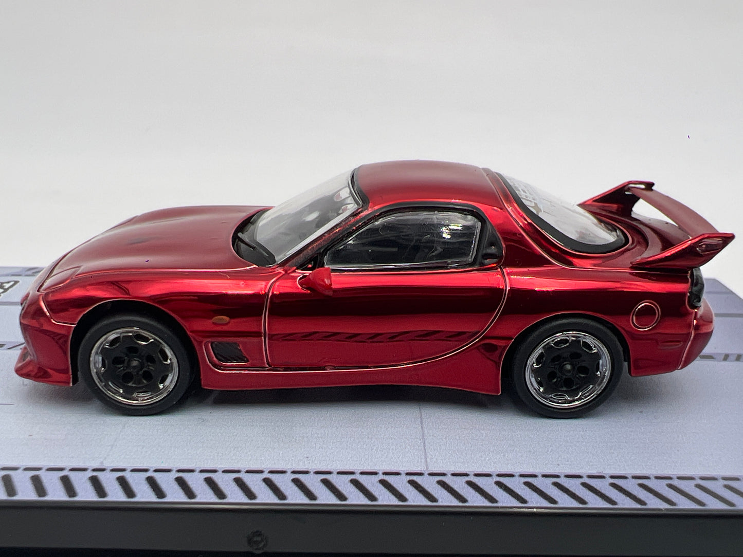 Tarmac Works x Global 64 CHASE PRIX Mazda RX-7 FD3S Mazdaspeed A-Spec ESDER Chrome Red