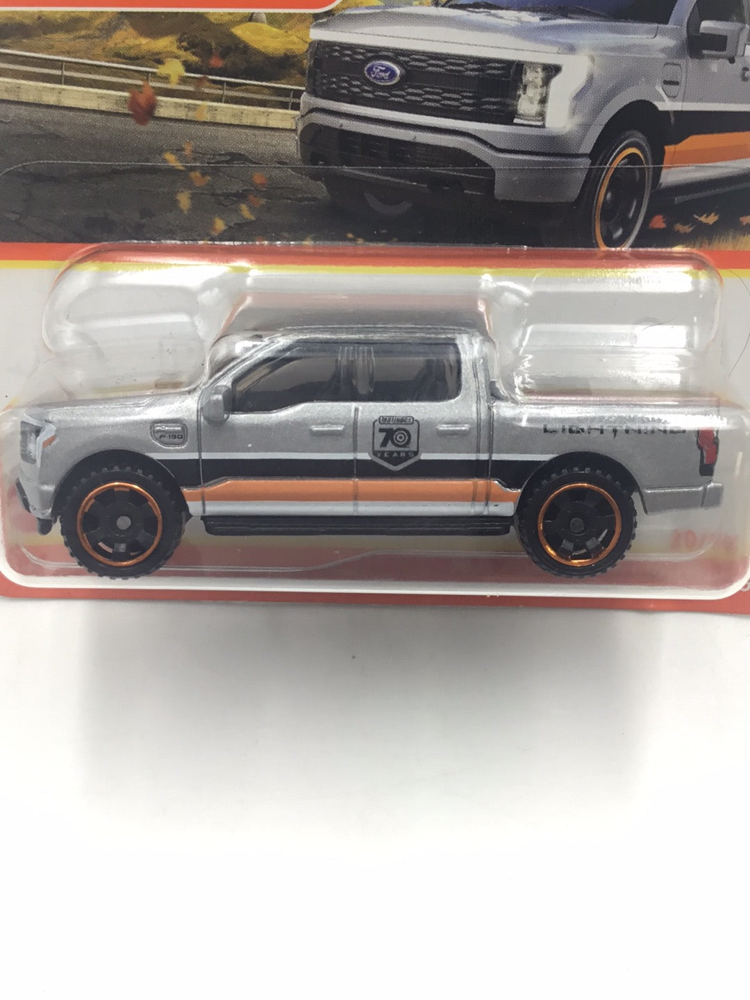 matchbox #20 2022 Ford F-150 Lightning short card 21i