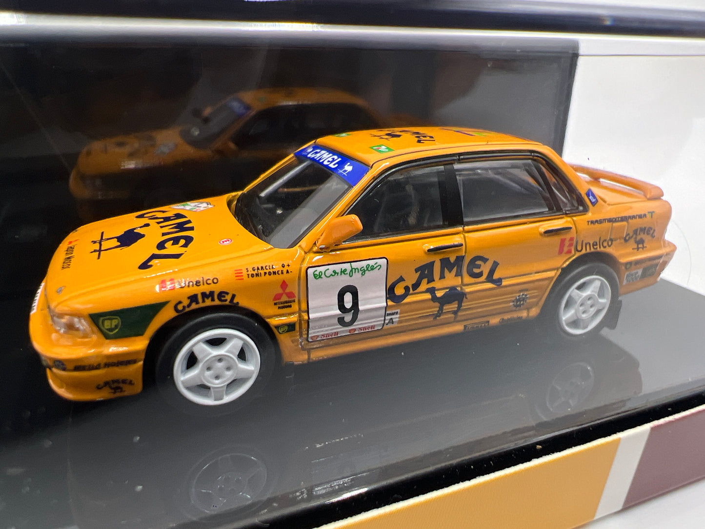 Para64 1:64 Scale Diecast Mitsubishi Motors 1988 Mitsubishi Galant VR-4 Yellow Camel