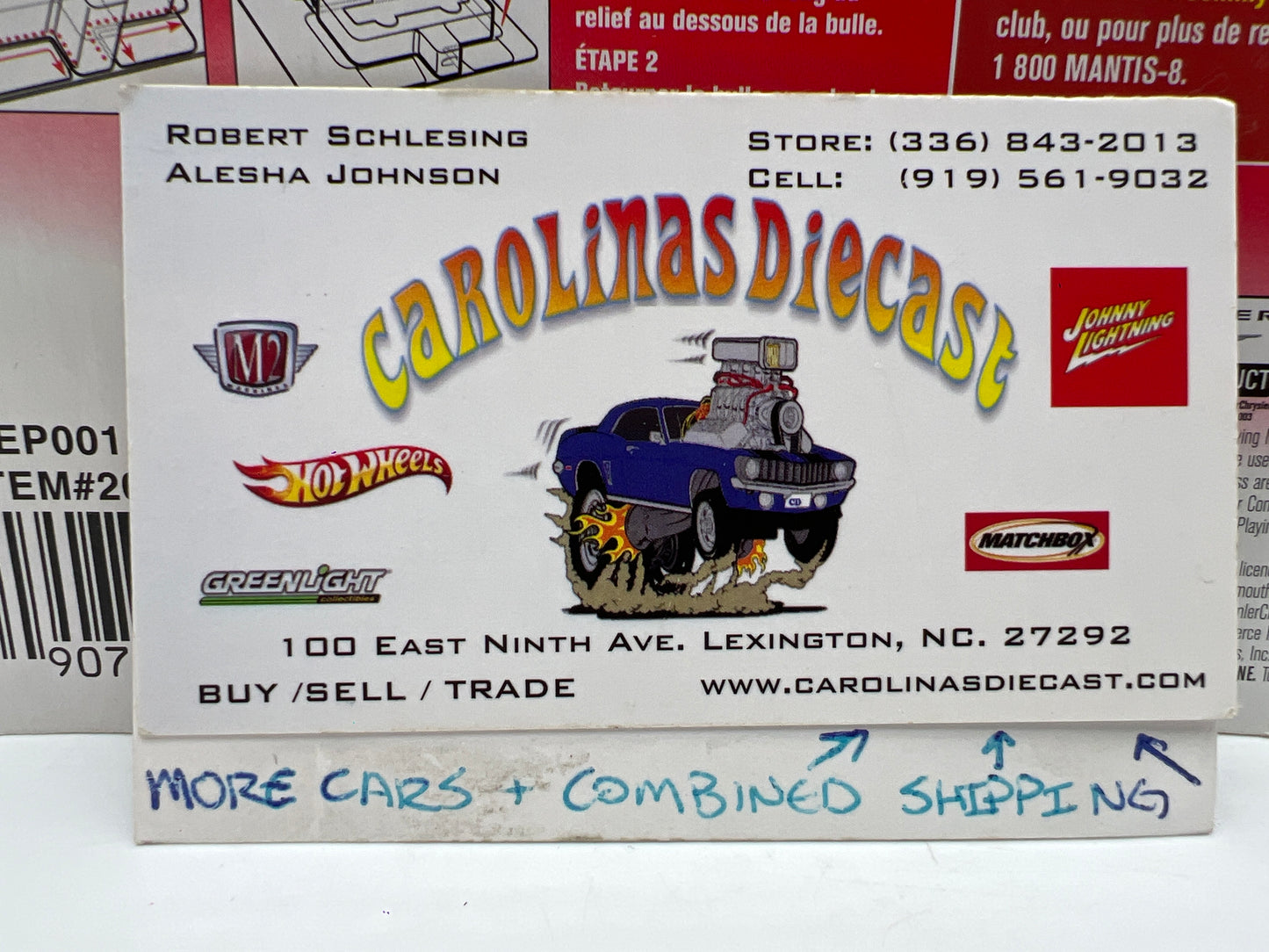 Johnny Lightning Muscle Cars USA #15 1968 AMC Javelin Gold 218C