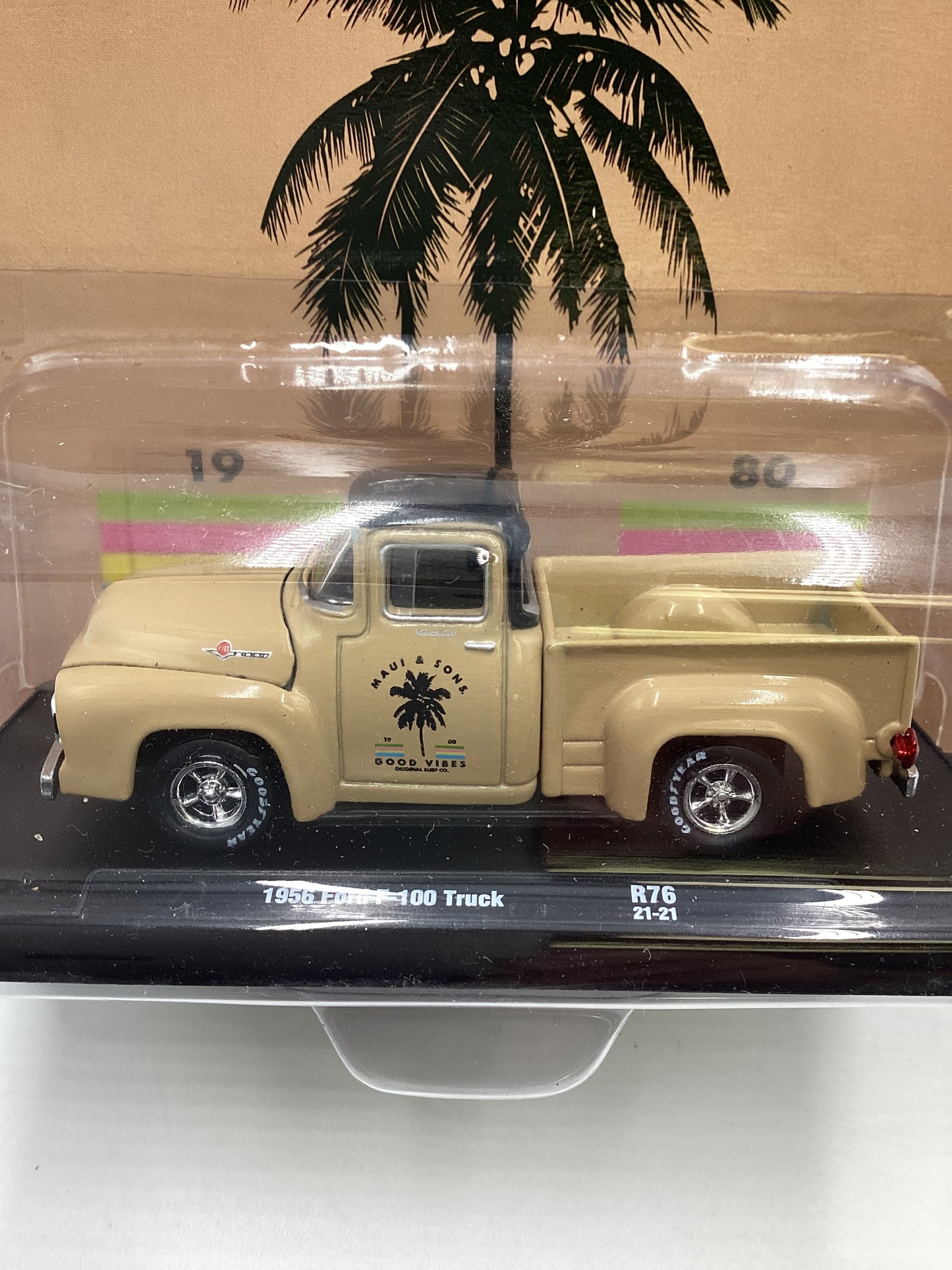 M2 Machines Auto Drivers Maui and Sons 1956 Ford F-100 Truck Beige R76 190D