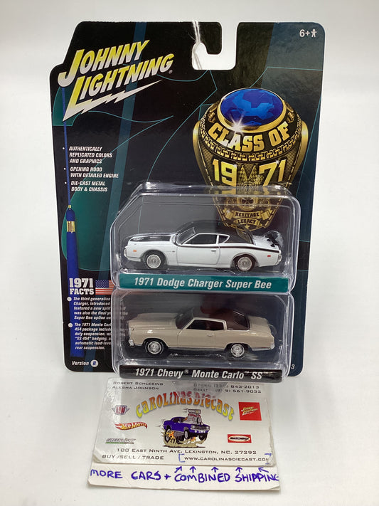 Johnny Lightning Class of 71 2 Pack Release 3 Version B 1971 Dodge Charger Super Bee White 1971 Chevy Monte Carlo SS Beige 231C