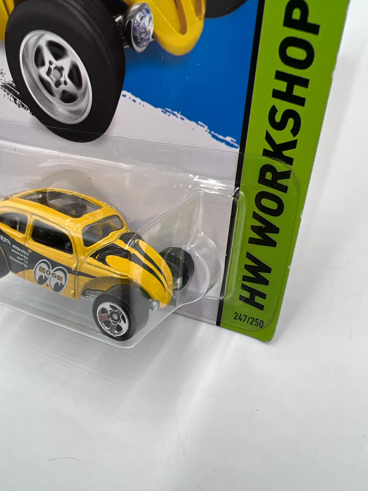 2014 Hot Wheels Workshop #247 Custom Volkswagen Beetle Yellow Mooneyes 97D