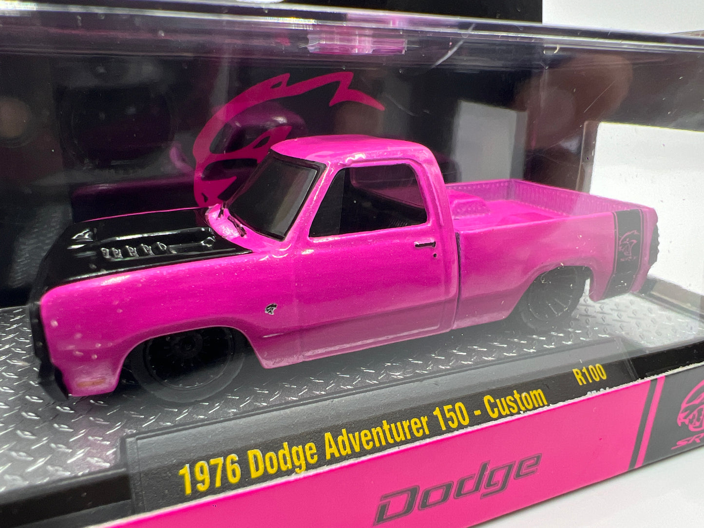 2025 M2 Machines Auto-Thentics 1976 Dodge Adventurer 150 Custom Pink R100
