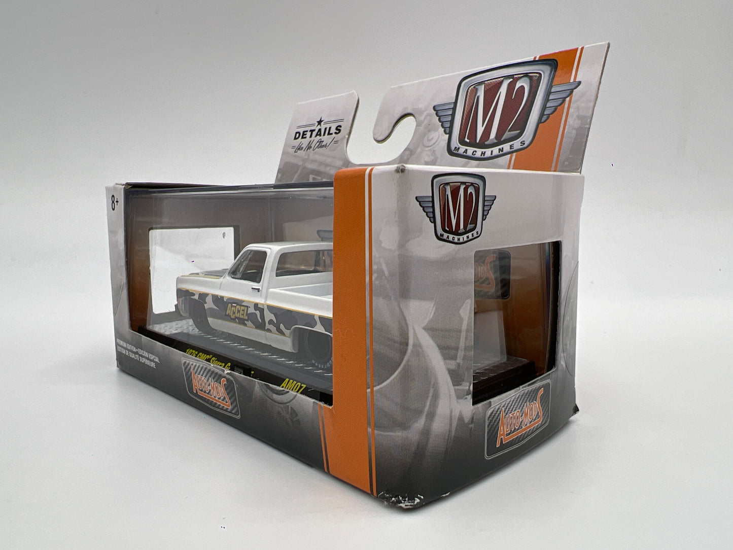 M2 Machines Auto-Mods Accel 1976 GMC Sierra Grande White AM07
