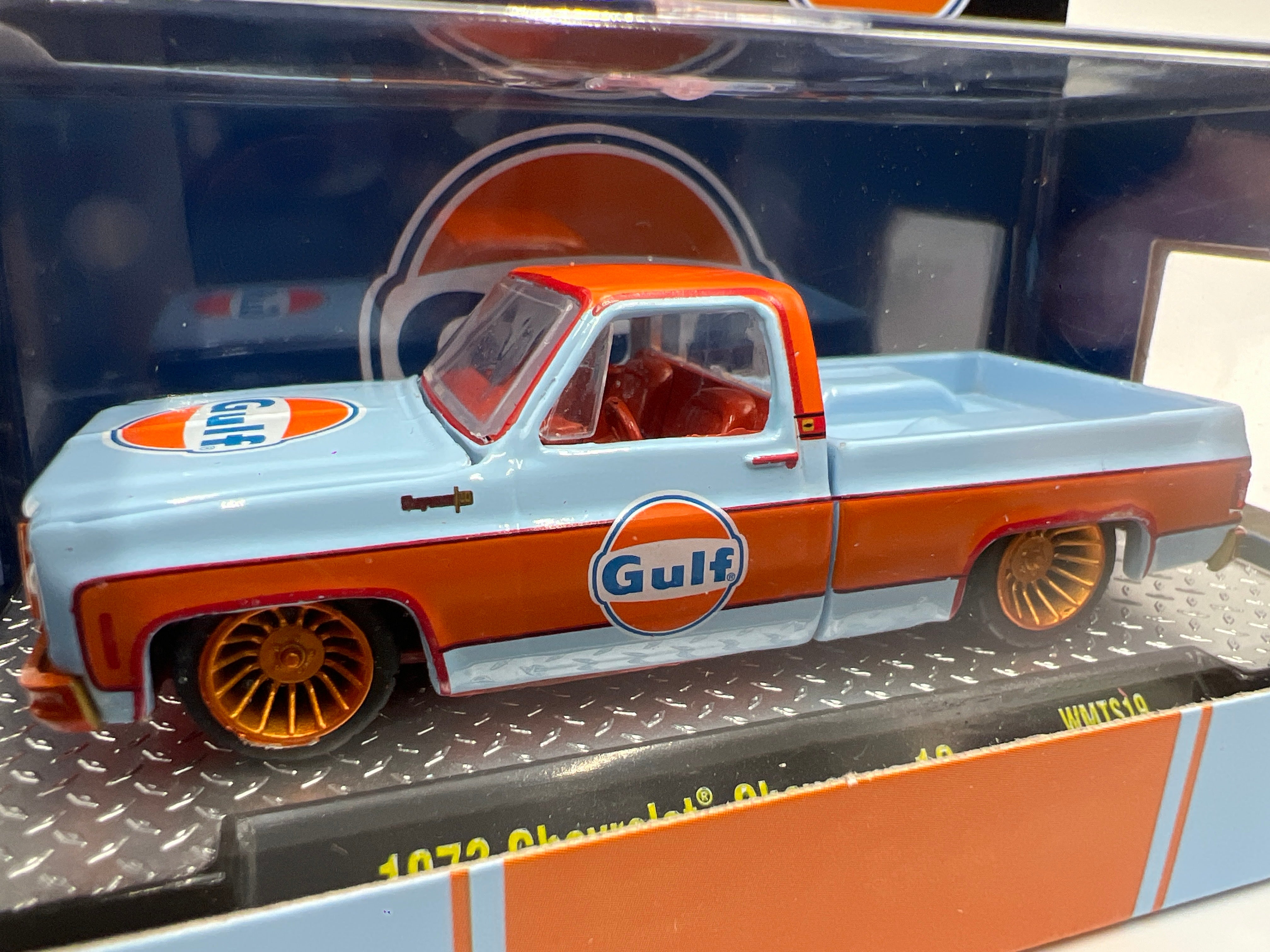 M2 Machines Walmart Exclusive Gulf Set CHASE 1973 Chevrolet