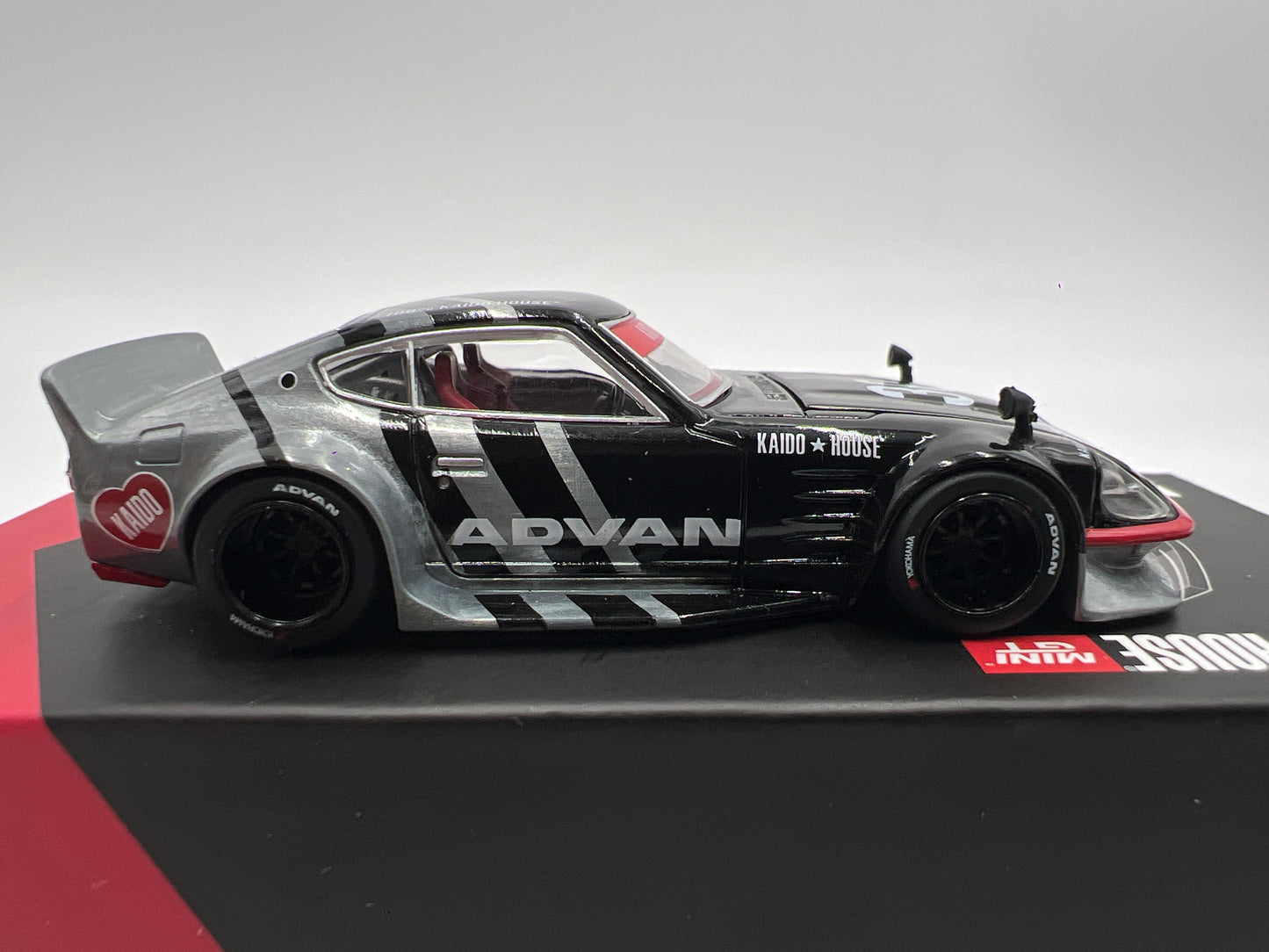 Mini GT Kaido House #172 CHASE Nissan Fairlady Z Kaido GT Advan
