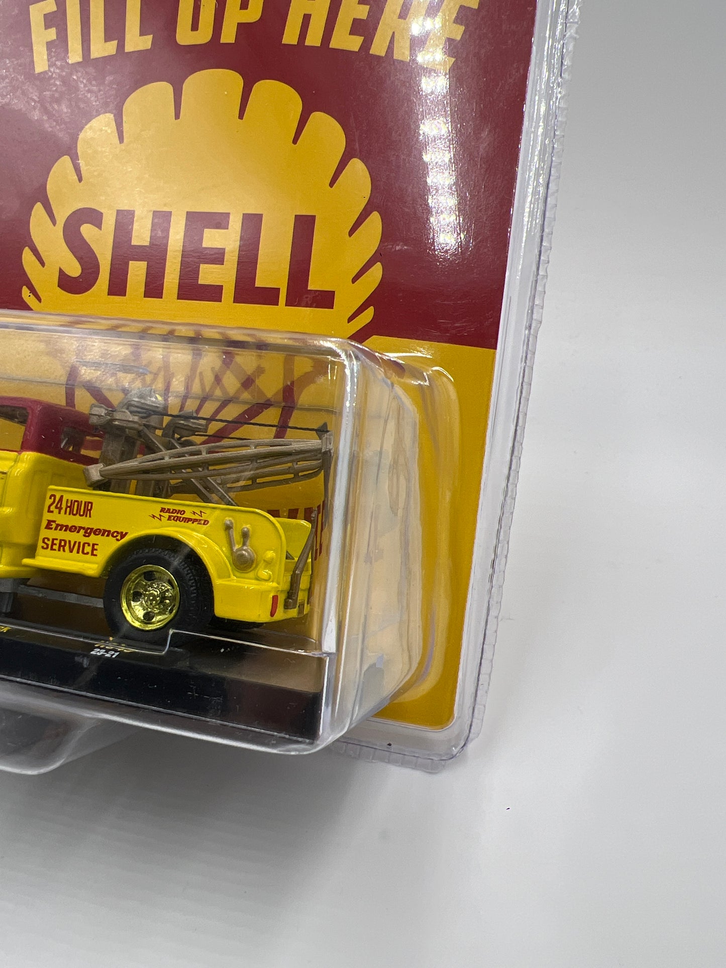 M2 Machines Hobby Exclusive CHASE Shell 1970 Chevrolet C60 Tow Truck Yellow HS45