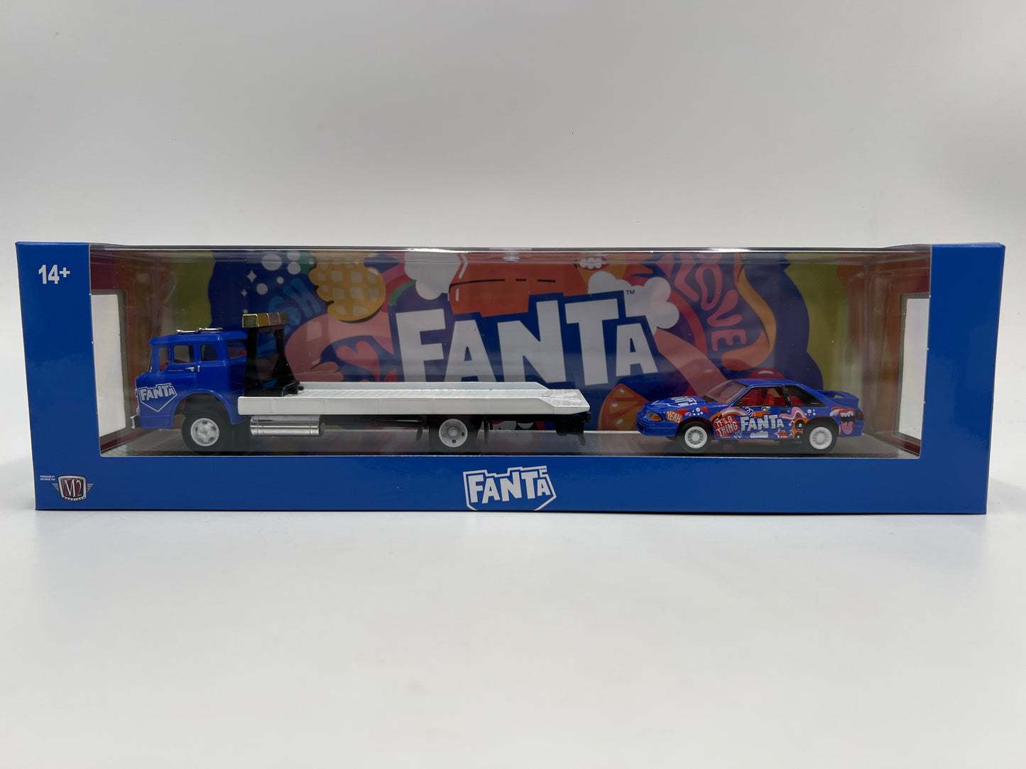 M2 Machines Haulers TW44 Fanta 1990 Ford C-8000 & 1990 Ford Mustang GT