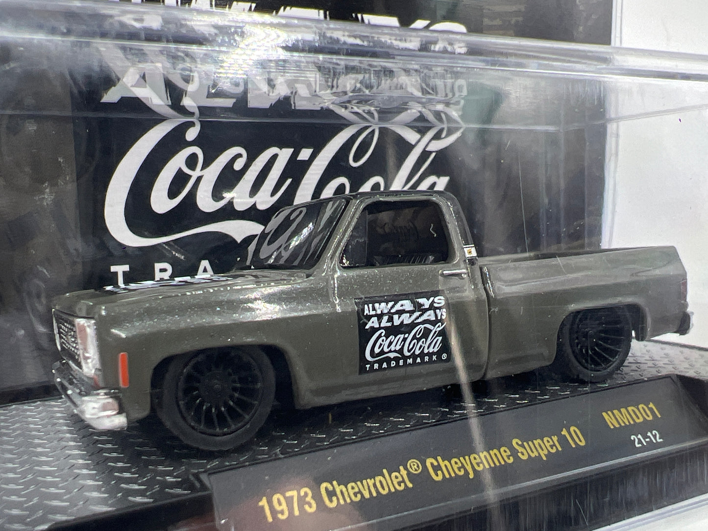 M2 Machines Coca Cola 1973 Chevrolet Cheyenne Super 10 Gray NMD01 188L